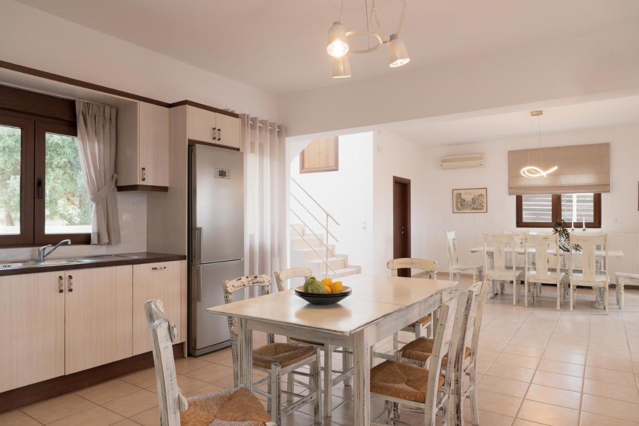 Family Villa Rousa In Rethymno With Pool, Bbq And Kids Area Loutra Exterior foto